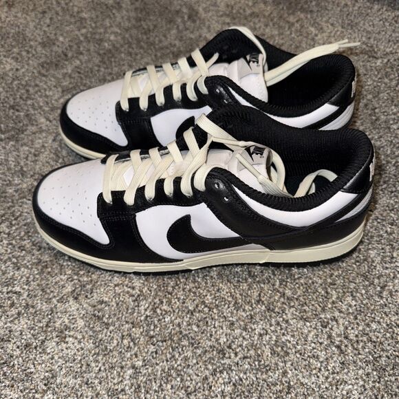 Nike Dunk Low Vintage Panda Women’s Size 10 - Picture 2 of 6